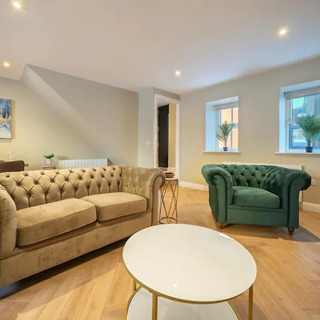 Homes No1 Newmans Mall *