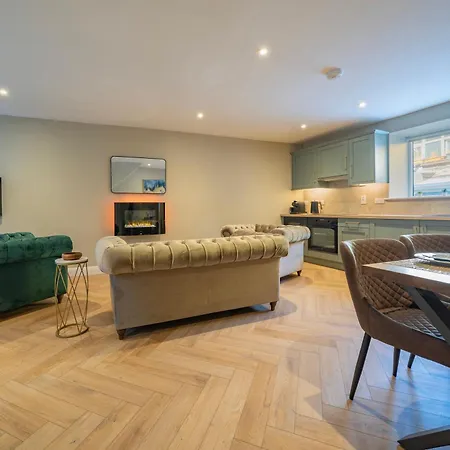 Homes No1 Newmans Mall Kinsale