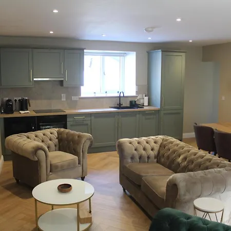 Homes No1 Newmans Mall