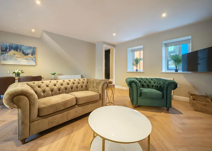 Homes No1 Newmans Mall *